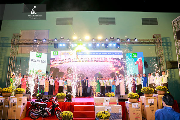 tất niên coop food