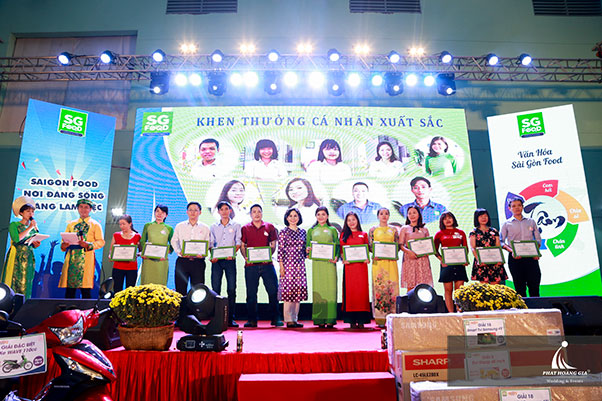 tất niên coop food