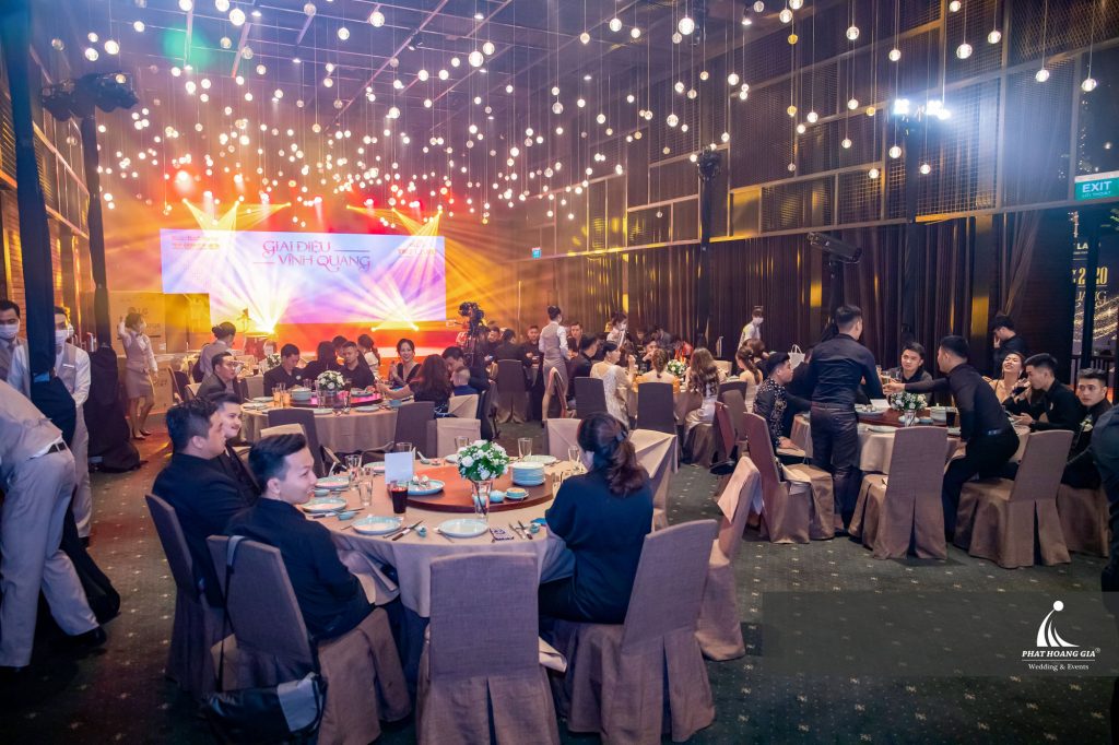 Tất niên TNT Land