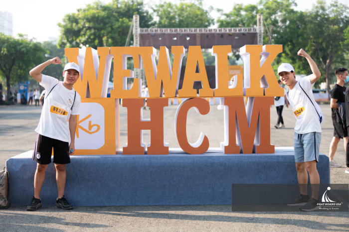 đi bộ cùng kb fina