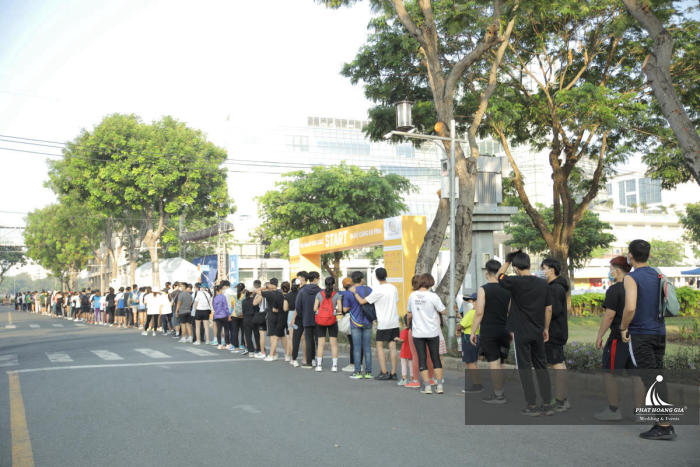 đi bộ cùng kb fina