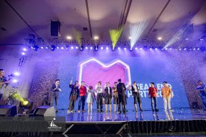 tất niên lazada 2020