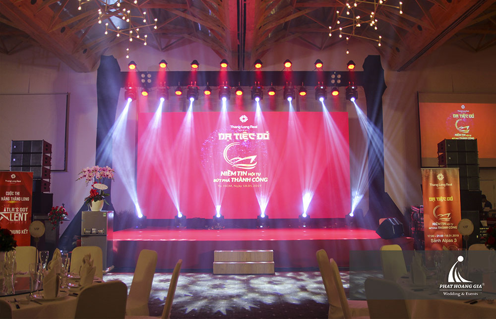 tất niên thăng long real