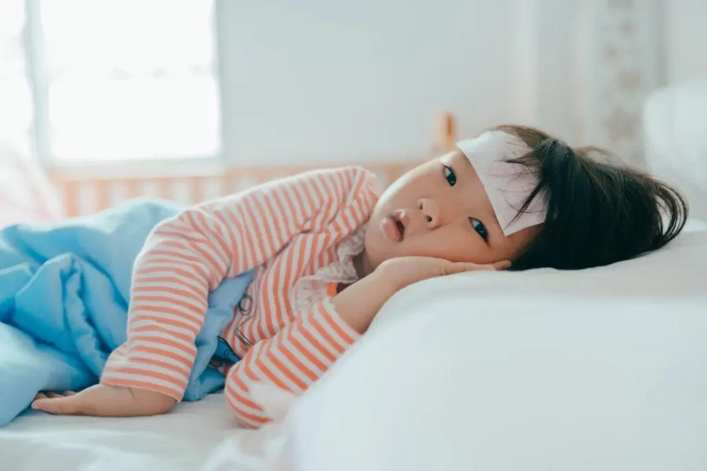 cách hạ sốt tại nhà an toàn cho bé